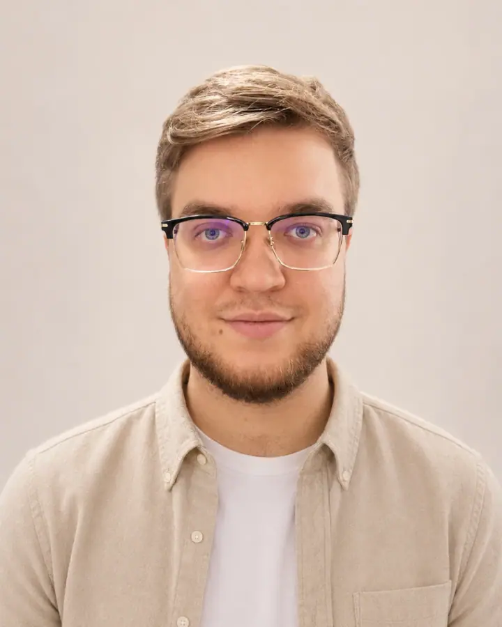 Алексей Любимов — преподаватель: Русский язык, Информатика